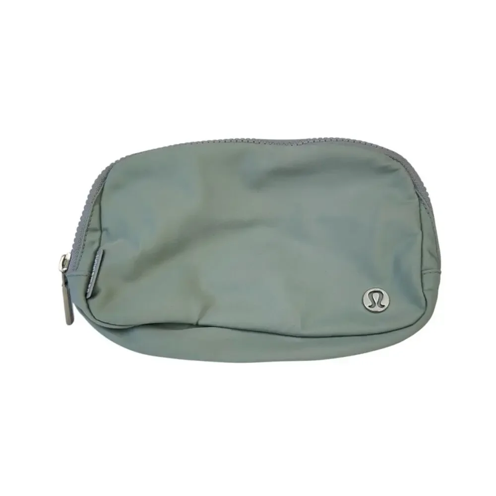 Lululemon Everywhere Belt Bag *1L Silver Drop